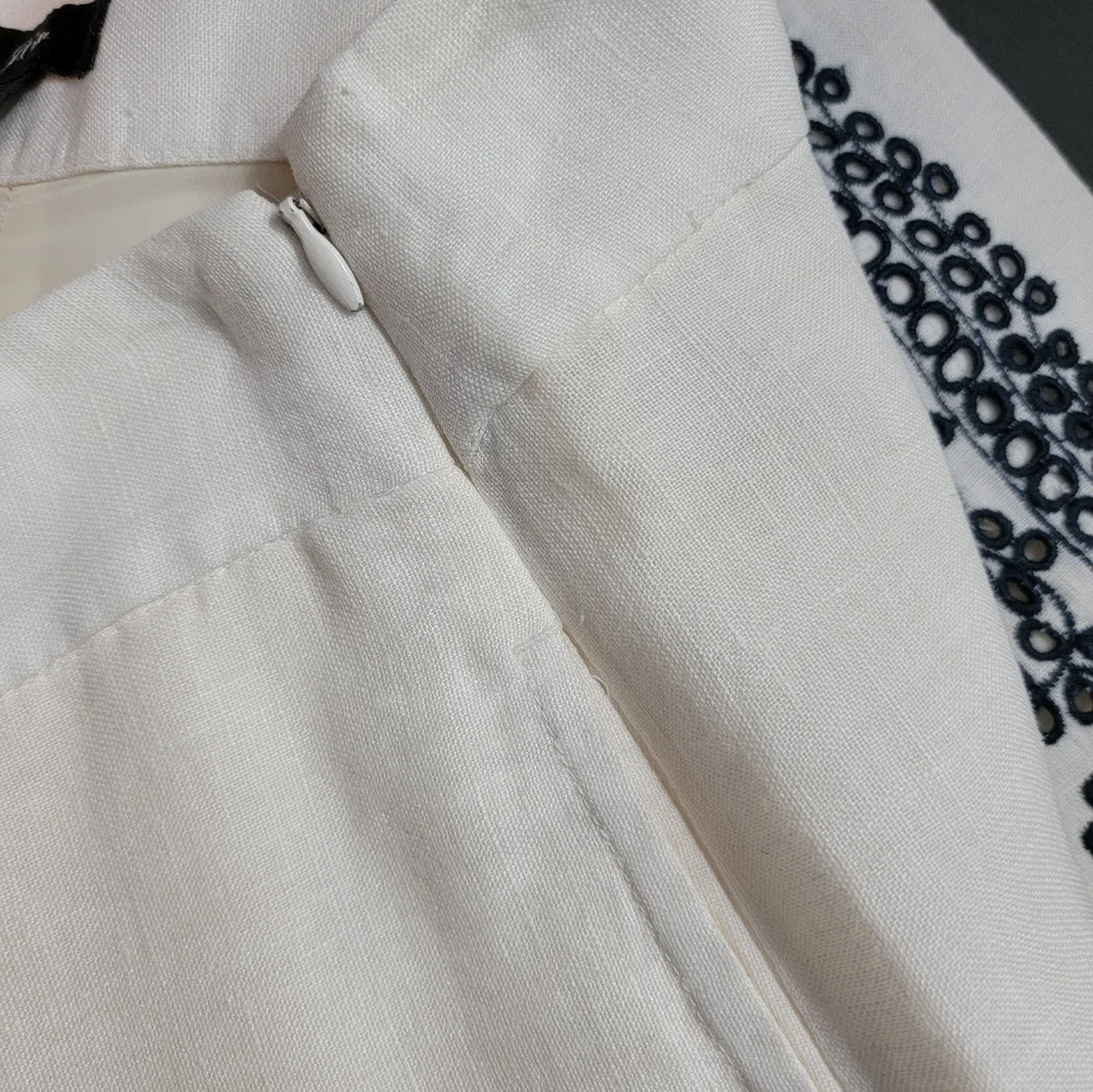 𝅺J.CREW Embroidered-Trim Short in Beauchamps Linen White with Navy Blue Size 4 - Picture 9 of 10